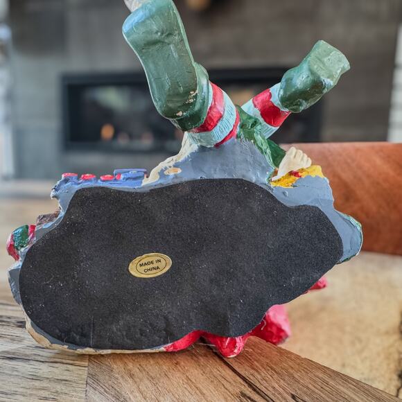 Vintage Christmas Elf Santa Resin Stocking Holder w/ Original Box Whimsy Holiday - Picture 8 of 15